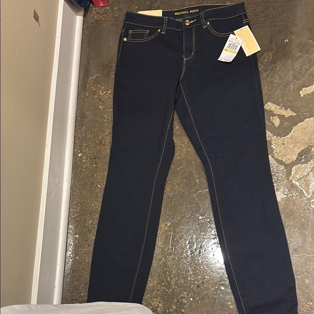 Michael Kors Women's Navy Skinny Jeans

MOVING SALE